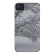 A WINTER DAY iPhone 4 COVERS