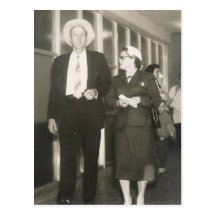 AIRPORT COUPLE #22 POSTCARD