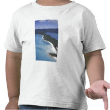 Australia, The Whitsundys, Queensland. Hill T-shirt