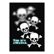 Blurry skull halloween party invites