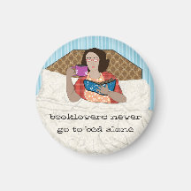 Booklovers never go to bed alone fridge magnets