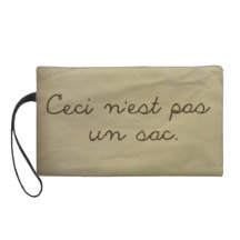 Ceci n’est  pas  un sac. wristlet purses