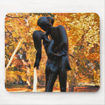 Central Park Autumn: Romeo & Juliet Statue 02 Mousemat
