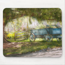Country - The old wagon out back Mousepads