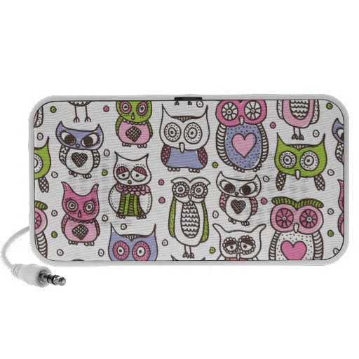 Cute retro owl doodle speaker