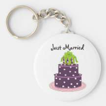 Elegant Purple Wedding Cake - Just Married Key Chain