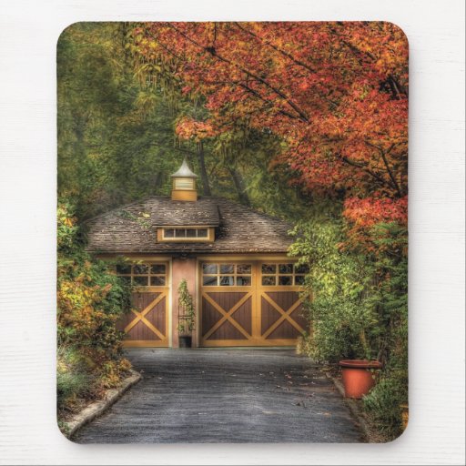 House - Classy Garage Mouse Pads