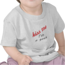kiss me I'm a geek Shirt