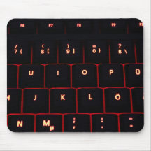 Mauspad mit rot leuchtendem Tastatur-Cover