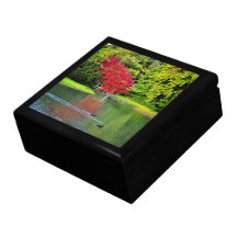 Red tree gift box