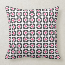 Retro Pattern Square Pillow in pink