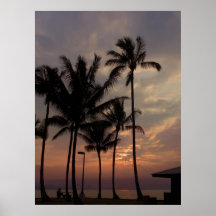 ROMANTIC COUPLE ENJOYING HAWAIIAN SUNSET POSTERS