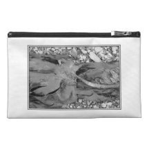 Seaweed on Pebbles. Travel Accessory Bags