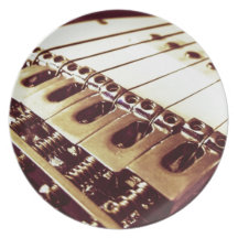 Strings Party Plate