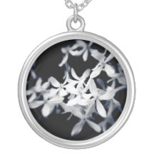 Virgin Flowers, round necklace
