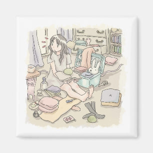 さむなしじ 部屋を散らかして、旅行鞄に衣類や物を詰め込んでいる、足を投げ出して座る女性のイラスト MAGNET
