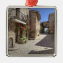 Search for historic christmas tree decorations Outdoors