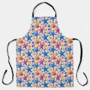 Search for seashells aprons Beach