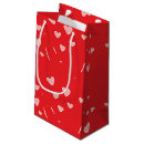 Search for heart shaped gift bags Red