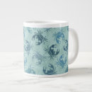 Search for crabs mugs Beach