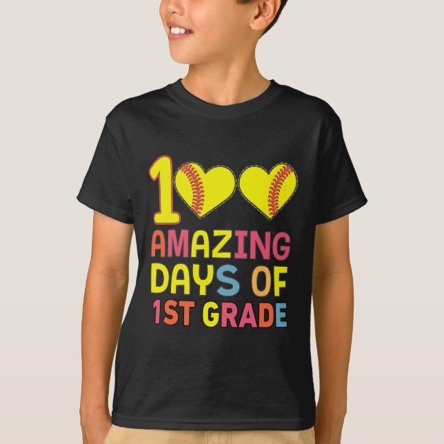 100 Amazing Days Of 1st Grade Softbyll Player Stud T-Shirt (Front)