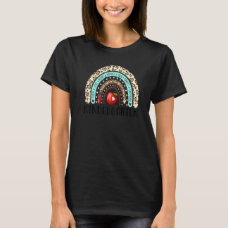 100 Days Of School For Kindergarten Teacher Rainbo T-Shirt