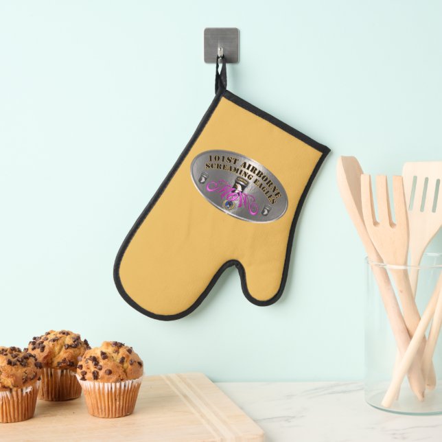 101st Airborne Division MOM Oven Mitt (Insitu(Hanging))