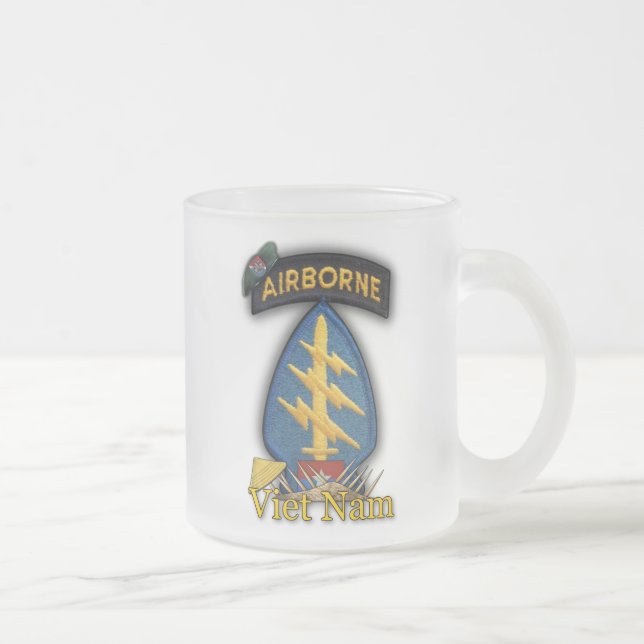 11th green berets sfg vietnam vets frosty Mug (Right)