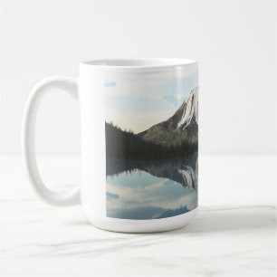 14oz mug with "Macgillycuddy's Peak" image