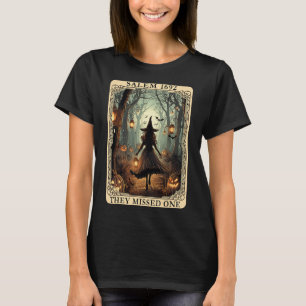 1692 Halloween Witch They Missed One Tarot Card Wo T-Shirt