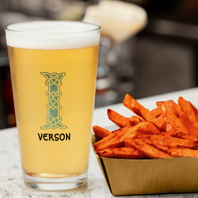 16th Century Celtic Knot Decorative Capital I Glass (Creator Uploaded)