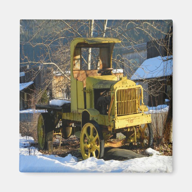 1912 Historical hauling truck..... Magnet (Front)