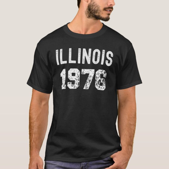 1976 Illinois Birthday Year State Retro Tourist Me T-Shirt (Front)