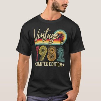 1982 40th Birthday 40 Years Old Gag T-Shirt