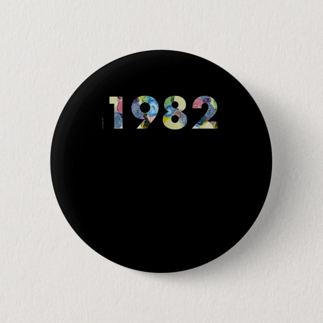 1982 4  6 CM ROUND BADGE (Front)