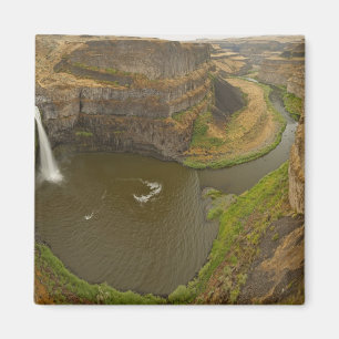 200 foot high Palouse Falls State Park in Magnet