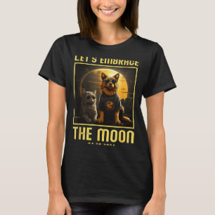 2024 Total Solar Eclipse Embrace Moon Funny Dog Ca T-Shirt