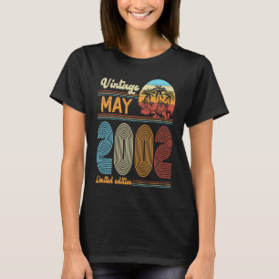 21 Years Old Birthday Vintage May 2002 Women Men T-Shirt