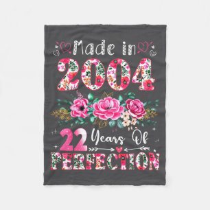 22 Year Old Made In 2004 Floral 22th Birthday Wome Fleece Blanket