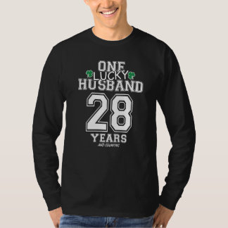28 Years Lucky Husband Funny St Patrick's Day Anni T-Shirt
