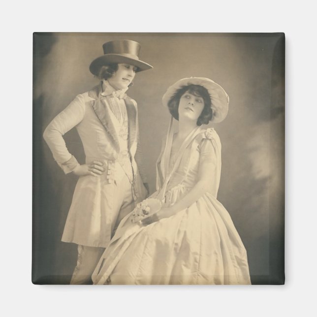 2 women couple in drag magnet (Front)