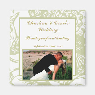 2"x2" Announcement Magnet Green Gerbera Daisy Flow