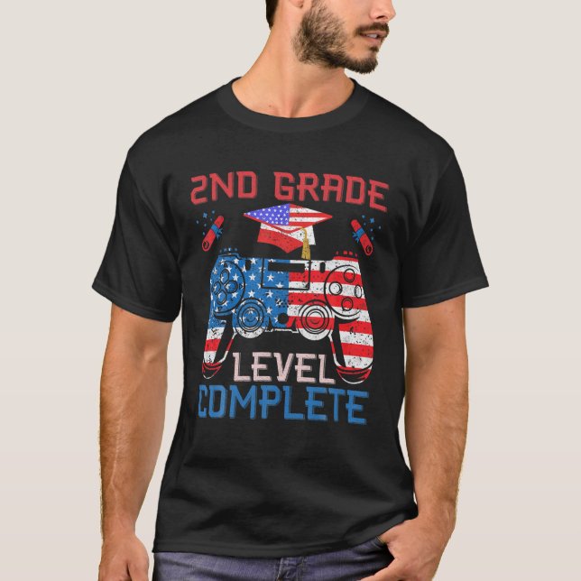 2Nd Grade Level Complete Class Of 2022 American Fl T-Shirt (Front)