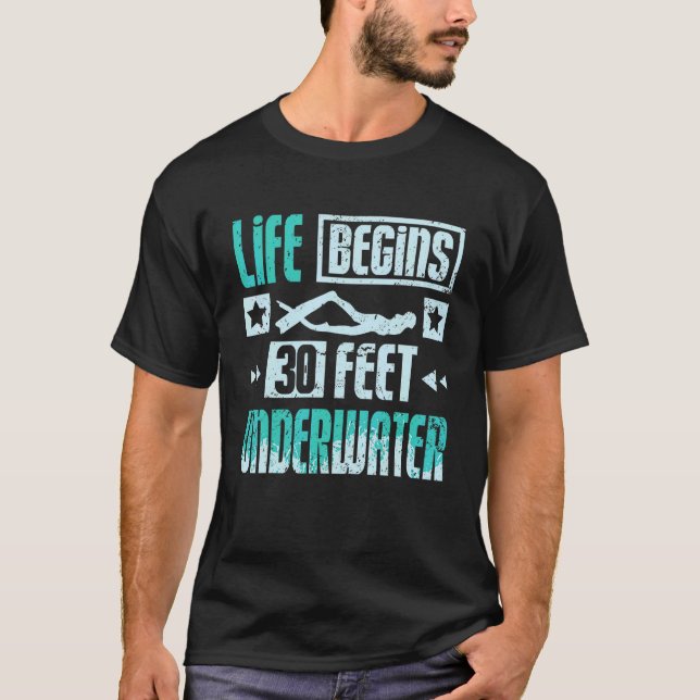 30 Feet Underwater Freitauchen T-Shirt (Front)