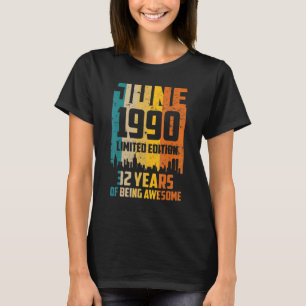 32nd Birthday 32 Years Awesome Since June 1990 Vin T-Shirt