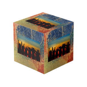 3 colours paint cube