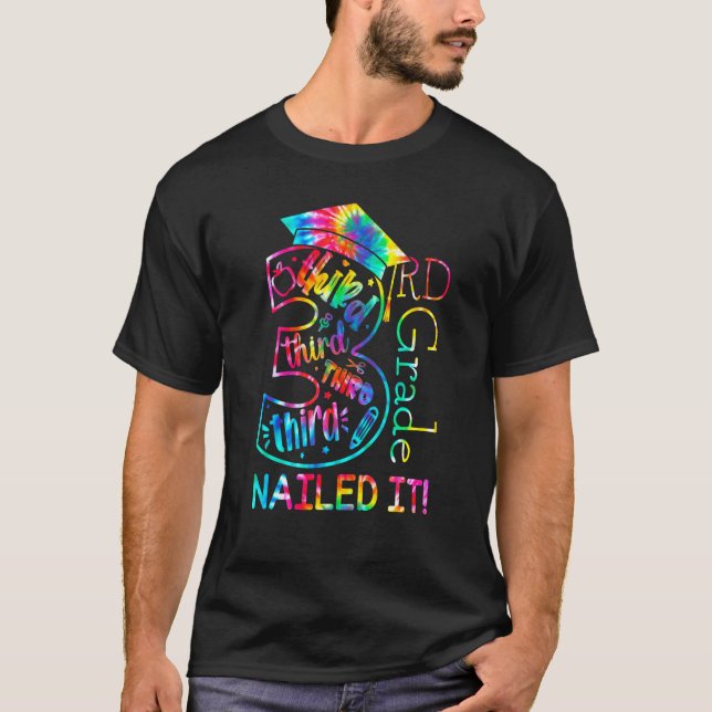 3rd Grade Nailed It Class Of 2022 Graduation Cap D T-Shirt (Front)