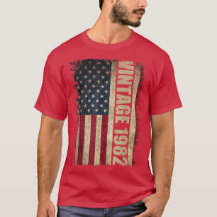 40 Year Old Gifts Vintage 1982 American Flag 40th  T-Shirt