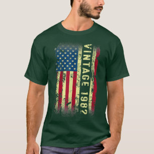 40 Year Old Gifts Vintage 1982 American Flag 40th T-Shirt
