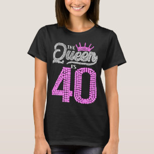 40 Year Old This Queen is 40th Birthday diamond c T-Shirt